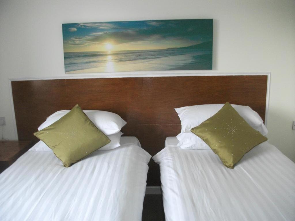 County Hotel Helensburgh Room photo